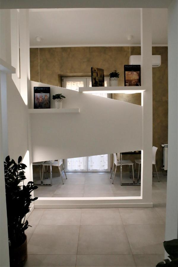 Capitelli Couette-café Naples